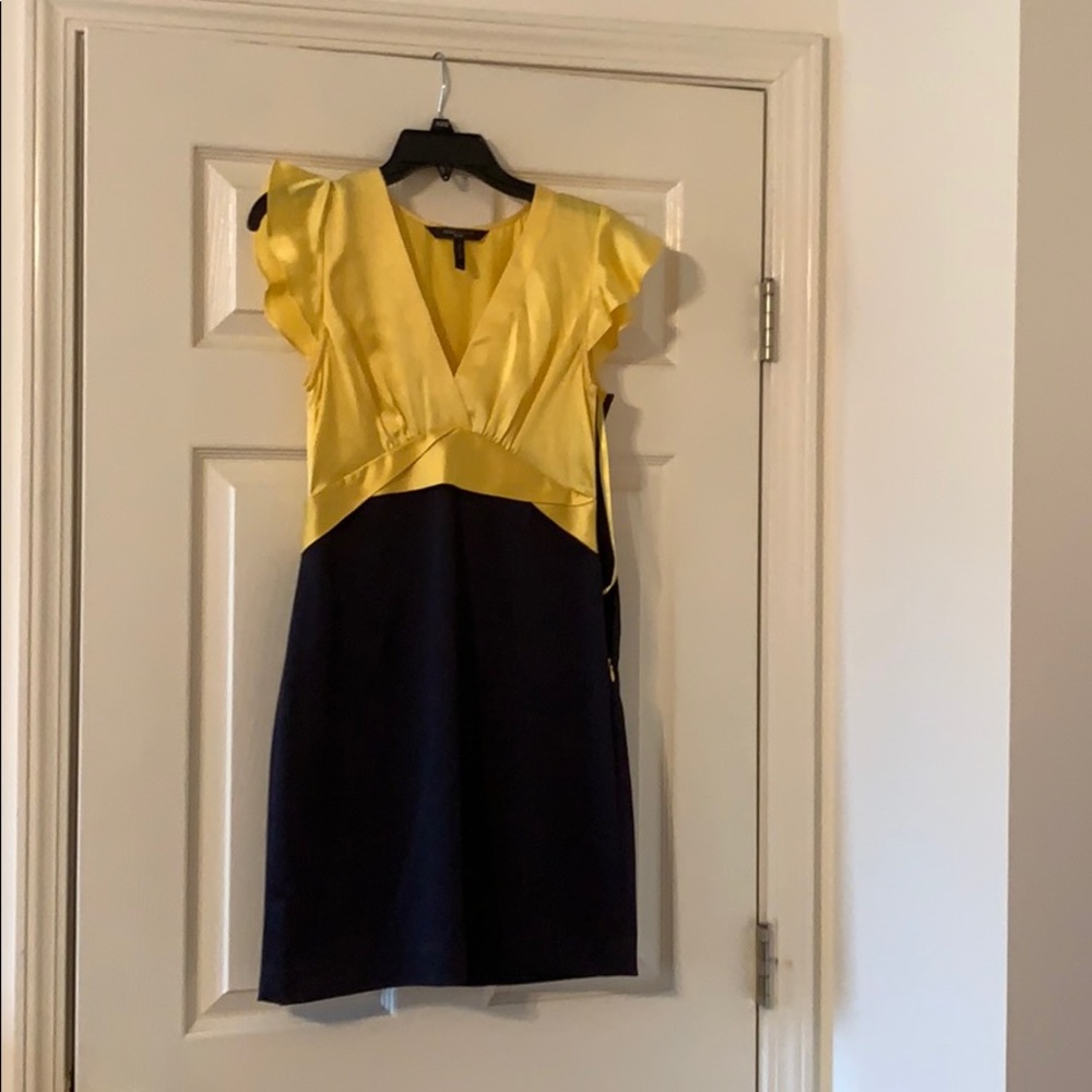 BCBGMAXAZRIA dress size 4P